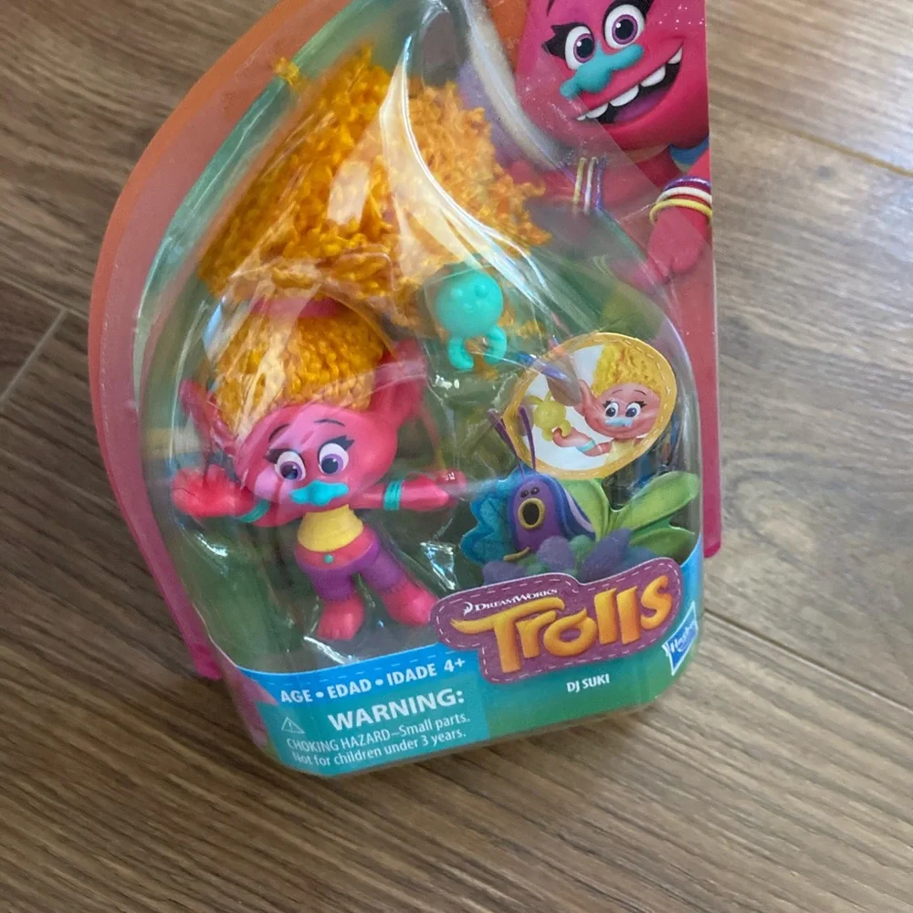 BRAND NEW: DreamWorks Trolls Branch Collectible Figure with Critter - Picture 2 of 2
